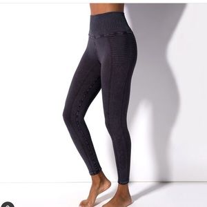 Avocado X Tone It Up grey leggings - S